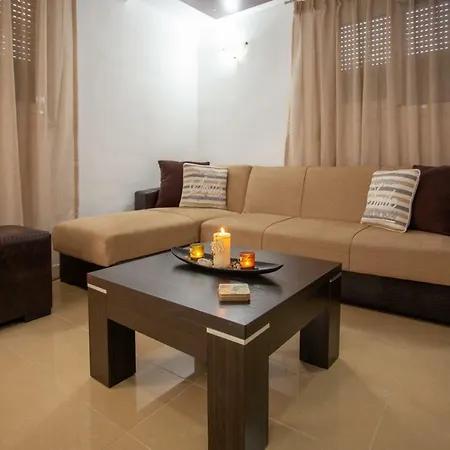 Elena Modern - Close To The Beach And City Center شقة ريثيمنو