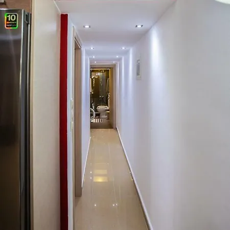 Elena Modern - Close To The Beach And City Center